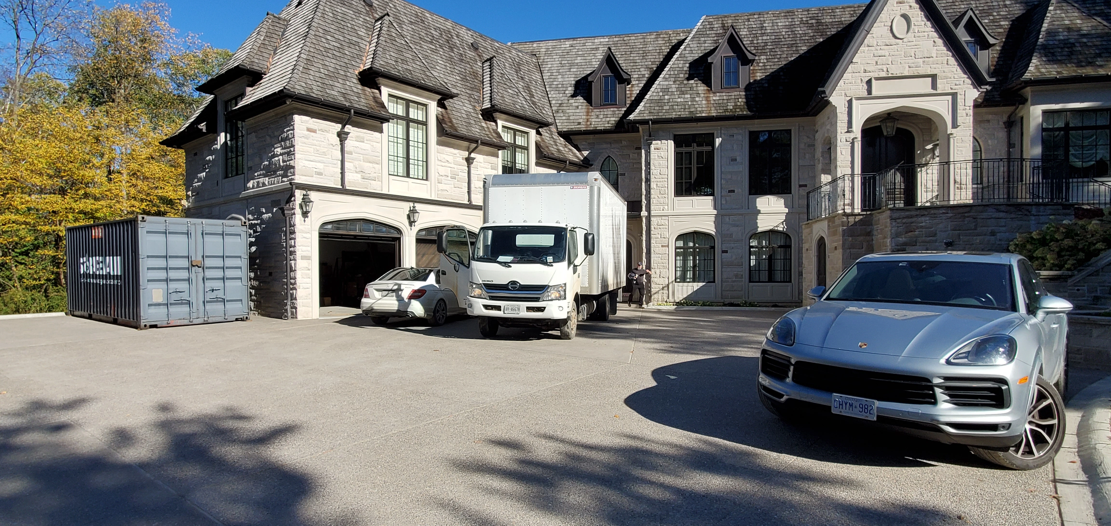 ChuckChuck Movers moving job in Toronto